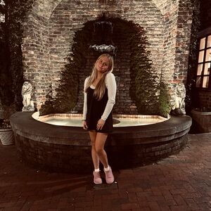 Meet your Posher, Amelia